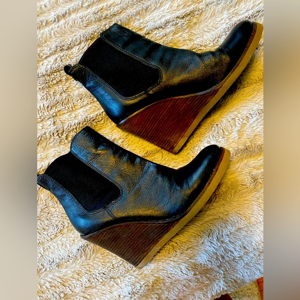 LUCKY BRAND  🍀 “FEDORA” BOOTS